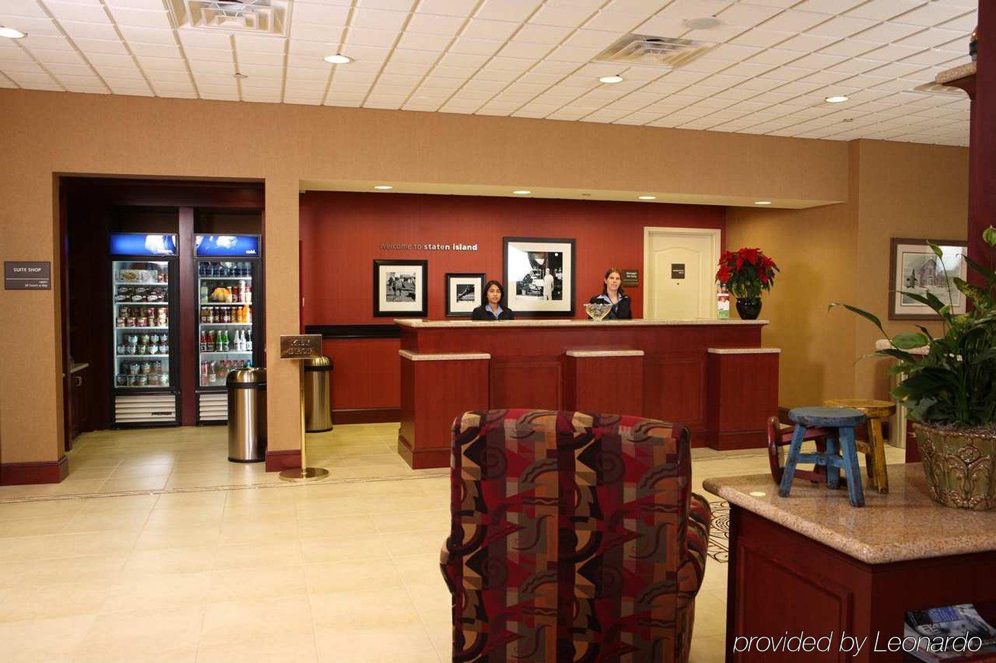 Hampton Inn & Suites Staten Island Ню Йорк Екстериор снимка