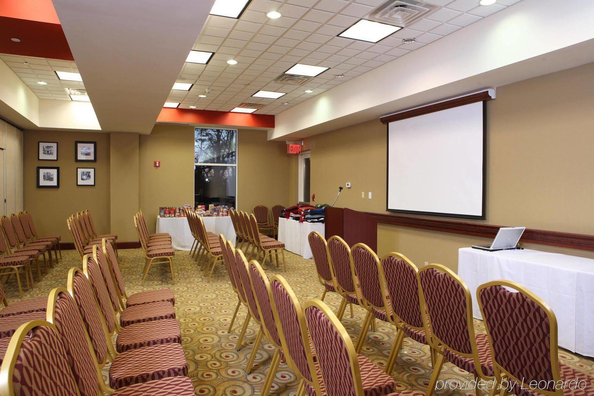 Hampton Inn & Suites Staten Island Ню Йорк Съоръжения снимка
