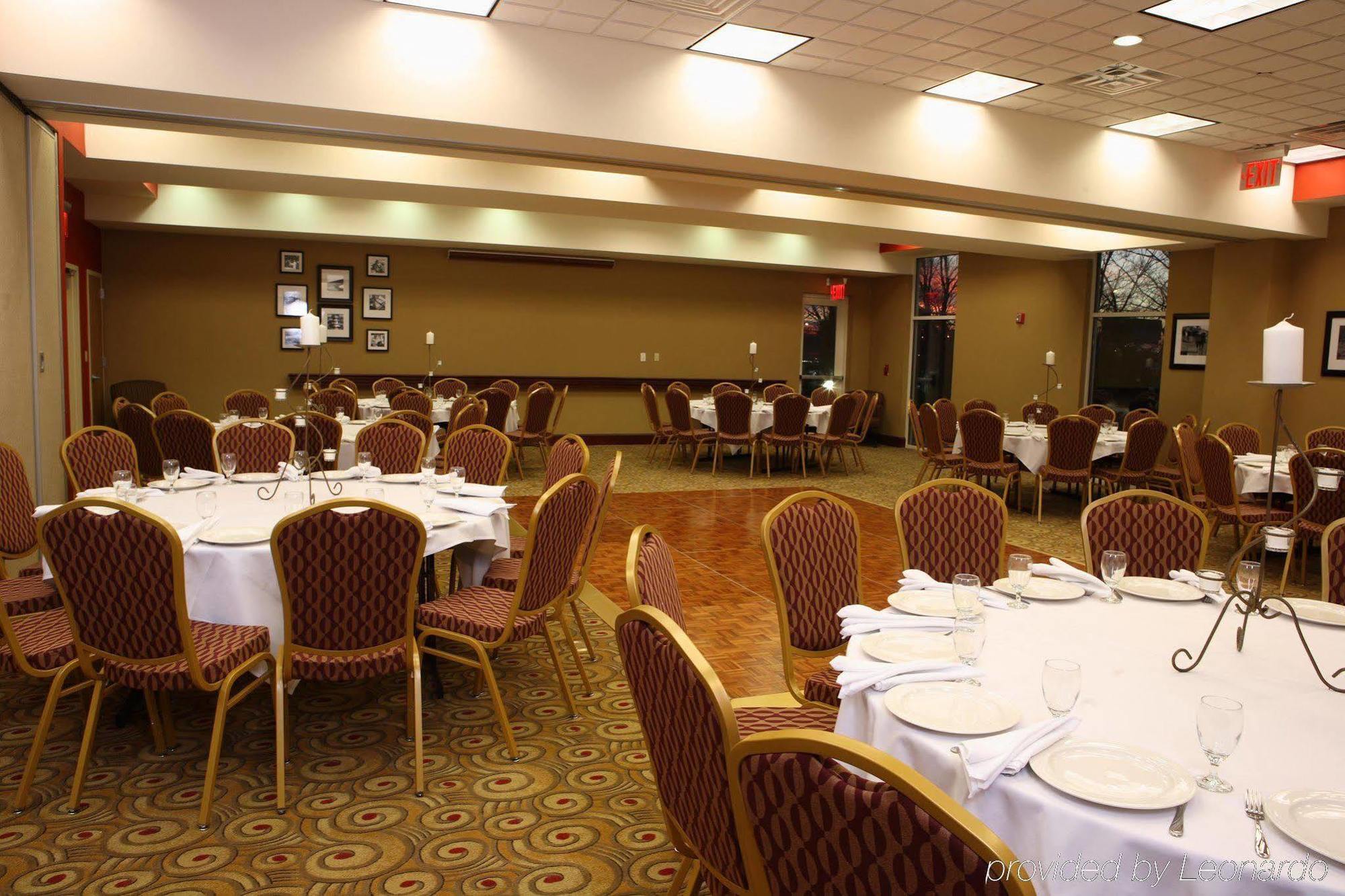Hampton Inn & Suites Staten Island Ню Йорк Ресторант снимка